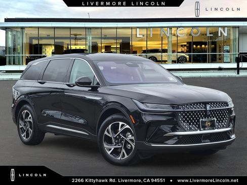 New 2025 Lincoln Nautilus Premier w/ Equipment Group 102A image 1