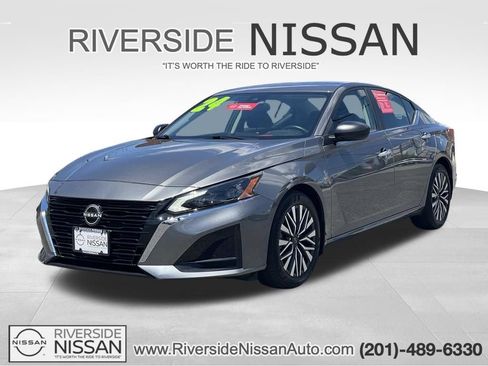 Certified 2024 Nissan Altima 2.5 SV FWD image 1