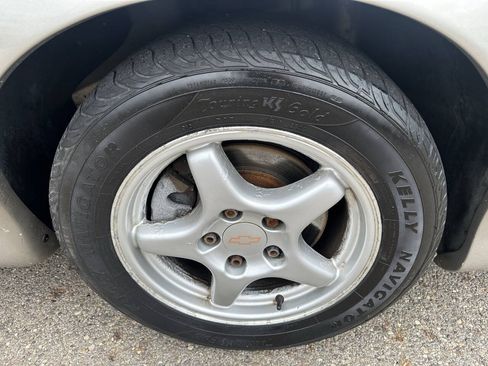 Used 2002 Chevrolet Camaro LT RWD image 23