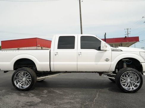 Used 2016 Ford F250 Platinum AWD/4WD image 2
