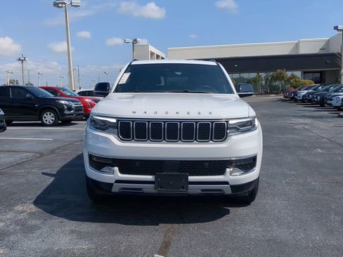 Used 2024 Jeep Wagoneer Series II w/ Flexible Seating Group image 3