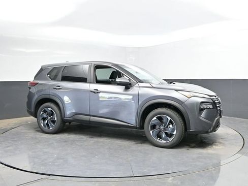 Used 2025 Nissan Rogue SV AWD/4WD image 5