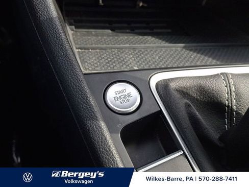 Certified 2025 Volkswagen Jetta SE image 26