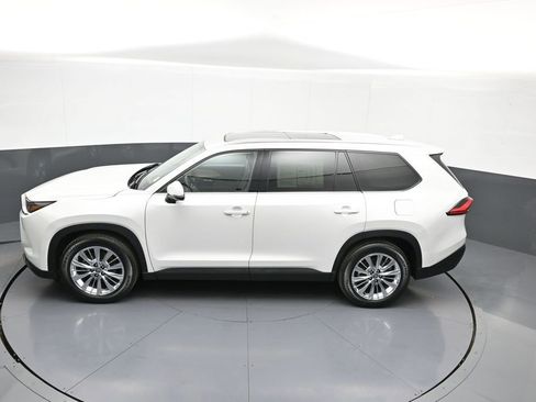 Certified 2024 Toyota Grand Highlander Platinum image 43