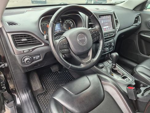 Used 2020 Jeep Cherokee Trailhawk w/ Cold Weather Group AWD/4WD image 10