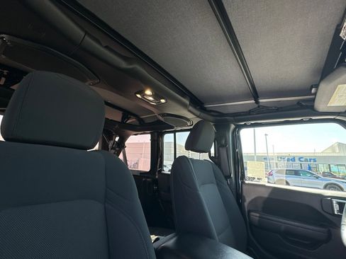 Used 2022 Jeep Wrangler Unlimited Sport image 17