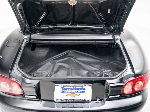 Used 2003 MAZDA MX-5 Miata image 9