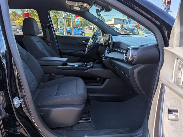 Used 2025 Chevrolet Equinox LT FWD image 12