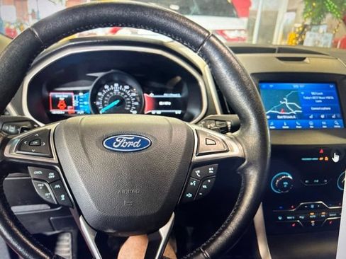 Used 2020 Ford Edge SEL w/ Convenience Package AWD/4WD image 11