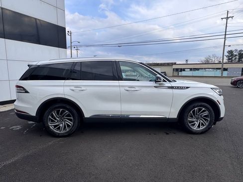 Used 2023 Lincoln Aviator AWD w/ Elements Package image 6