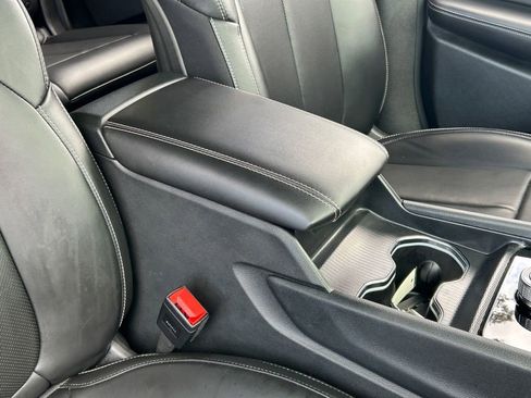 Used 2025 Jeep Grand Cherokee L Limited w/ Luxury Tech Group II image 51