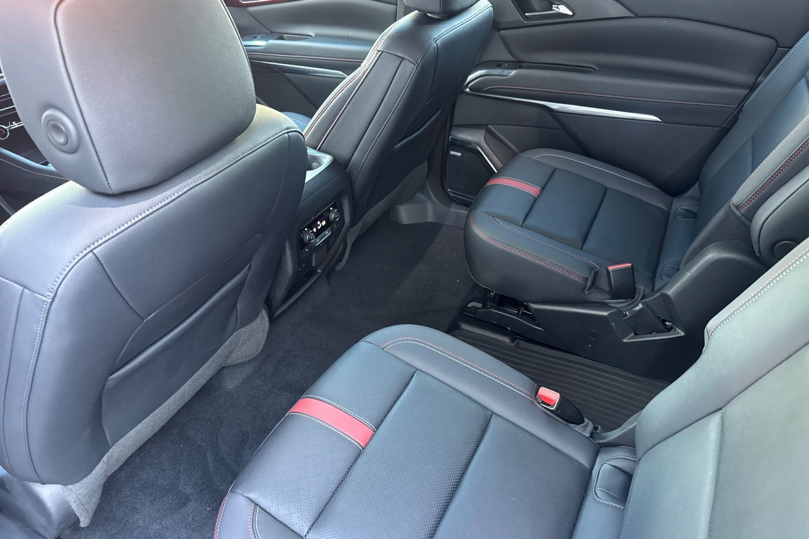 Used 2024 Chevrolet Traverse RS w/ LPO, Floor Liner Package AWD/4WD image 26