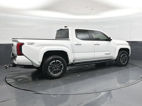 Used 2025 Toyota Tacoma TRD Sport RWD image 3