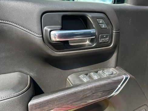 Used 2019 Chevrolet Silverado 1500 LTZ w/ LTZ Premium Package AWD/4WD image 8