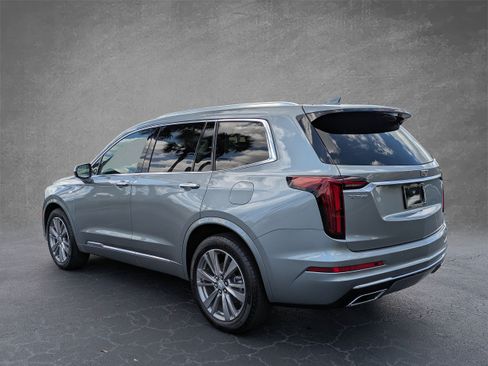 Certified 2023 Cadillac XT6 Premium Luxury FWD image 3
