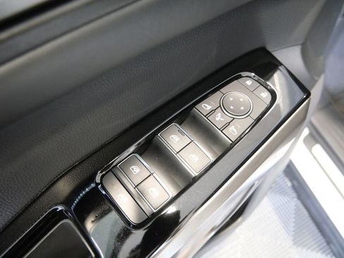 Used 2024 Nissan Pathfinder Platinum AWD/4WD image 16