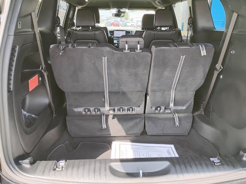 Used 2025 Chrysler Pacifica Select FWD image 29