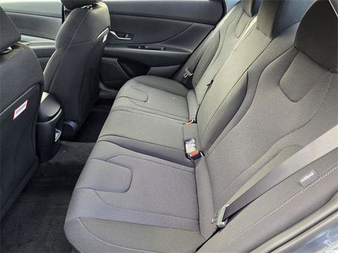 New 2026 Hyundai Elantra SE image 16