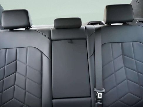 Used 2024 BMW 530i xDrive 530i xDrive image 39