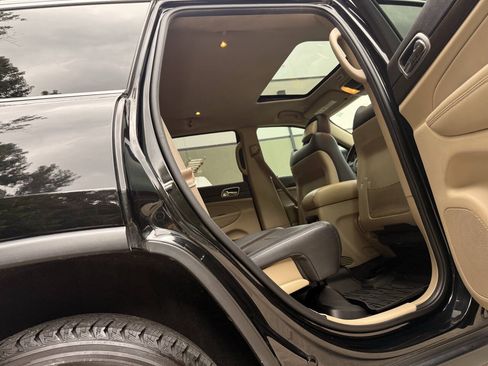 Used 2018 Jeep Grand Cherokee Laredo RWD image 22
