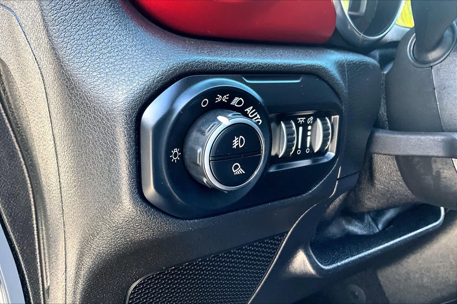 Used 2021 Jeep Gladiator Rubicon AWD/4WD image 32