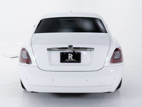 Certified 2022 Rolls-Royce Ghost w/ Ghost Package image 4