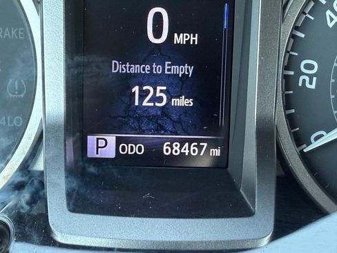 Certified 2022 Toyota Tacoma Limited image 23