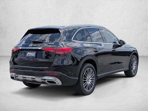 Used 2024 Mercedes-Benz GLC 300 4MATIC image 5