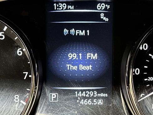 Used 2016 Nissan Rogue SV w/ SV Premium Package image 17