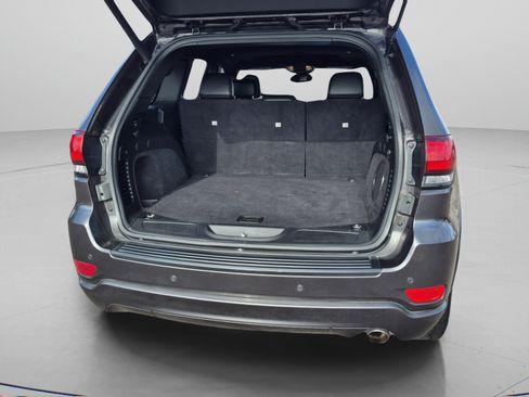Used 2019 Jeep Grand Cherokee Altitude RWD image 11