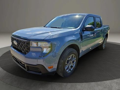 Used 2025 Ford Maverick XLT FWD image 2