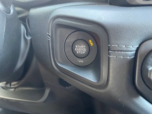 Used 2025 Jeep Gladiator Mojave w/ Convenience Group AWD/4WD image 23