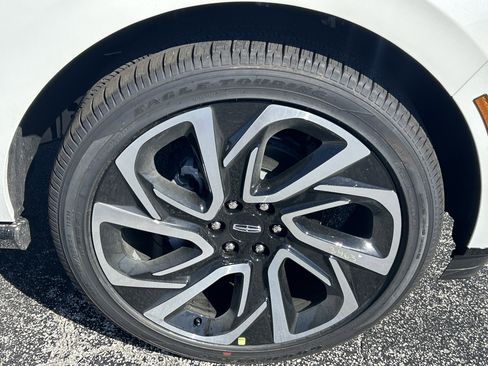 New 2026 Lincoln Navigator Reserve AWD/4WD image 11