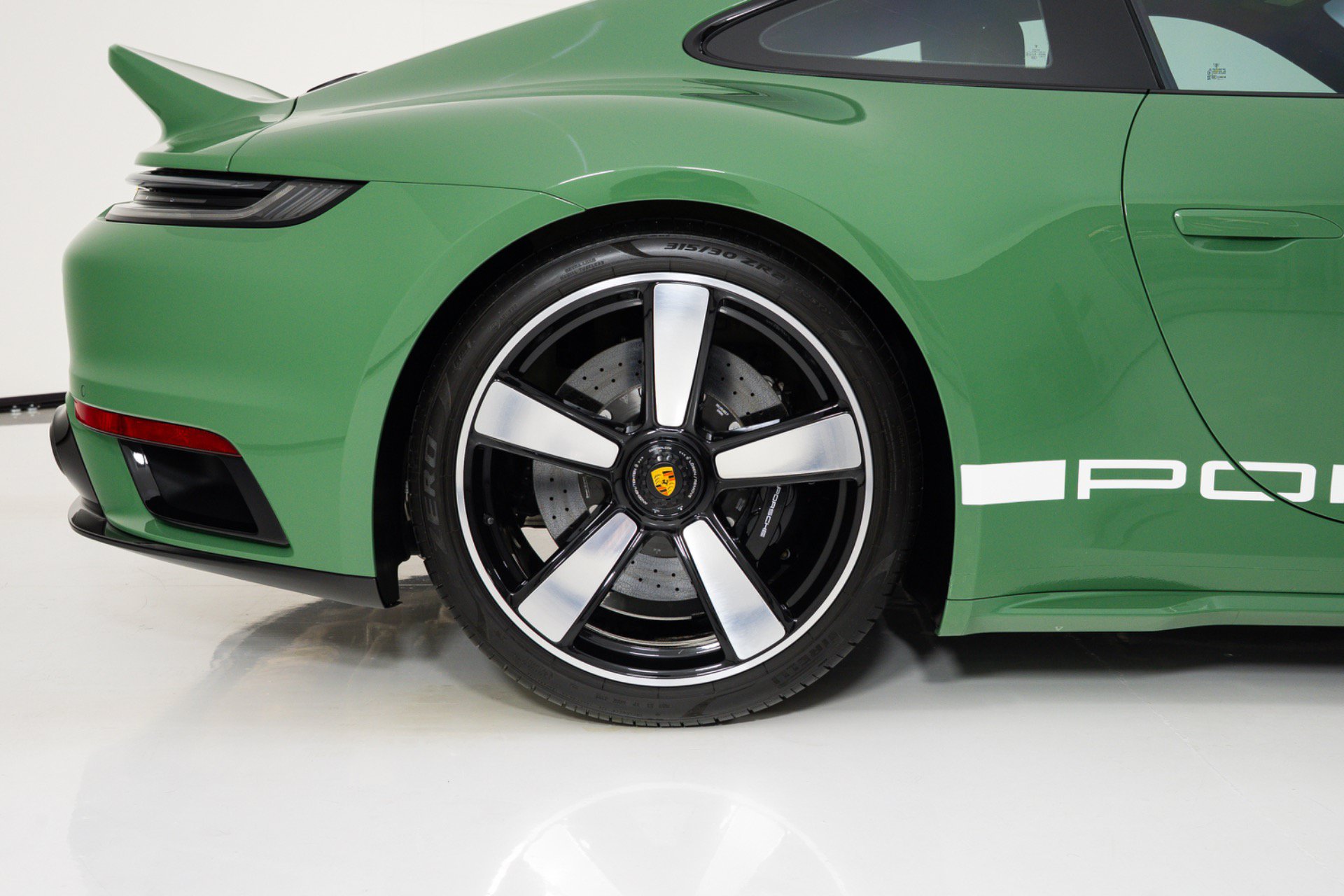 Used 2023 Porsche 911 Sport Classic RWD image 12