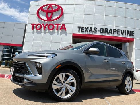 Used 2025 Buick Encore GX Preferred FWD image 2