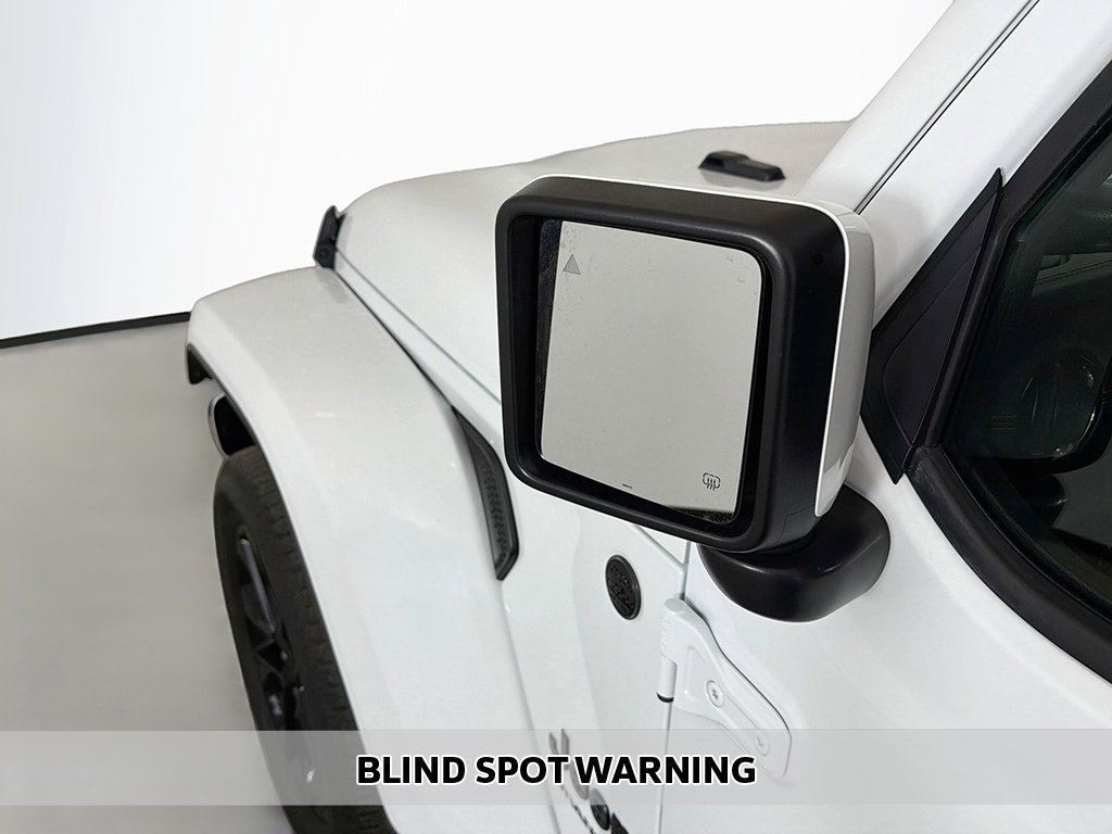 Used 2023 Jeep Wrangler Unlimited Sahara AWD/4WD image 4