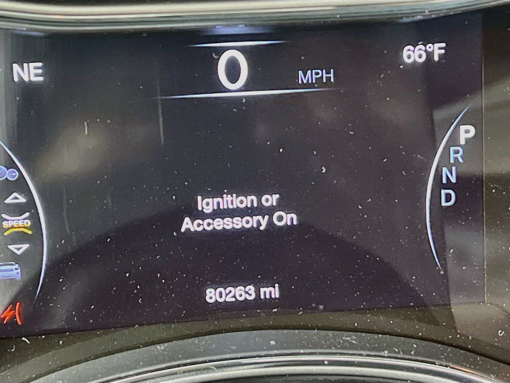 Used 2018 Jeep Grand Cherokee Altitude AWD/4WD image 11