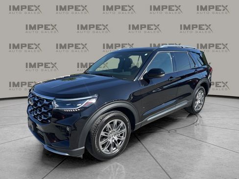 Used 2025 Ford Explorer Platinum image 1