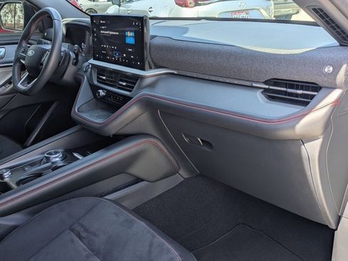 Used 2025 Ford Explorer ST AWD/4WD image 24