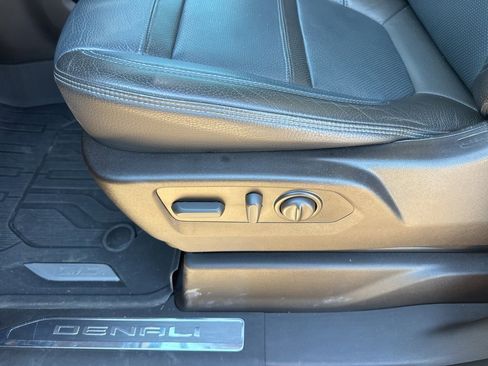 Used 2021 GMC Sierra 1500 Denali w/ Denali Ultimate Package image 17