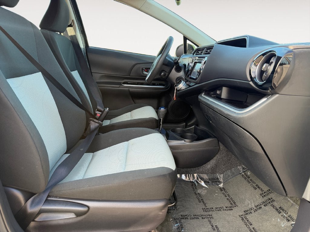 Used 2016 Toyota Prius C Persona Series FWD image 24