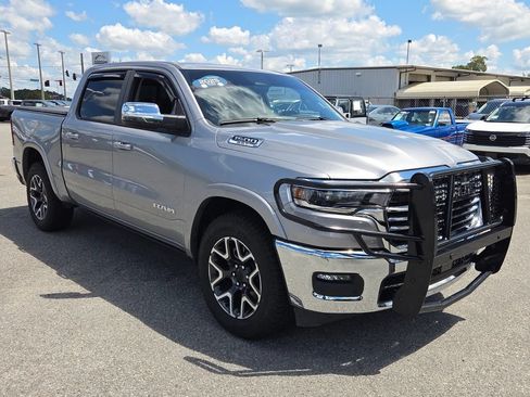 Used 2025 RAM 1500 Laramie w/ Advanced Safety Group II AWD/4WD image 15