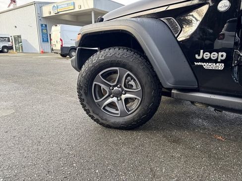 Used 2018 Jeep Wrangler Unlimited Sport S image 29