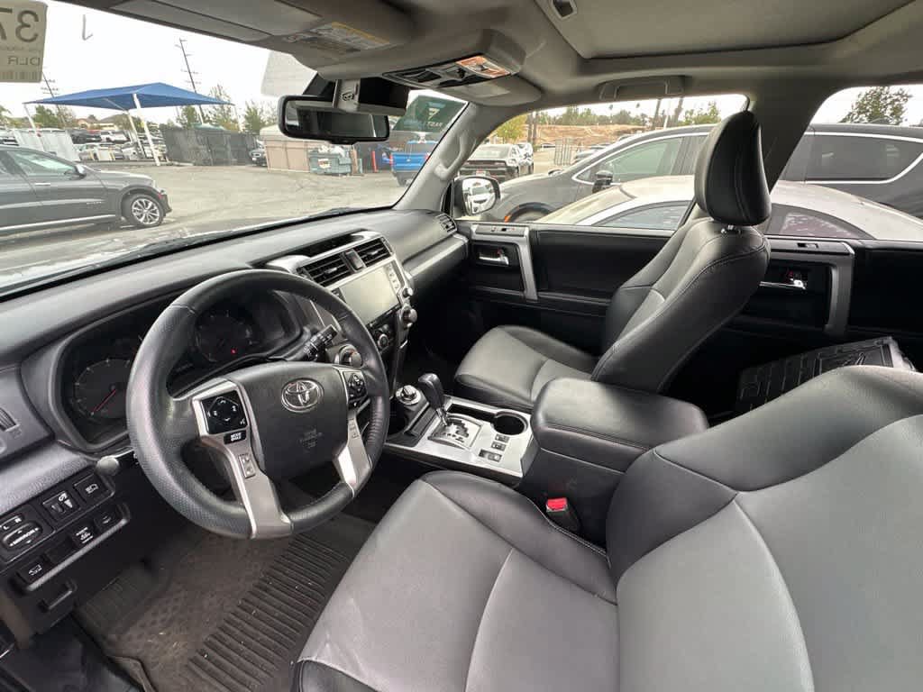 Used 2022 Toyota 4Runner SR5 Premium w/ Moonroof Package AWD/4WD image 3