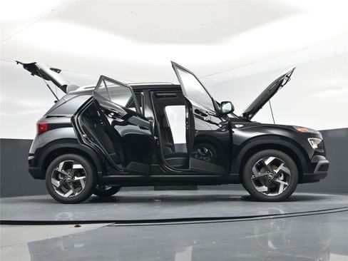 New 2026 Hyundai Venue SEL image 21