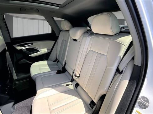 Used 2025 Audi Q5 Premium w/ Convenience Package AWD/4WD image 22