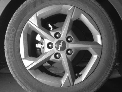 Used 2025 Kia K4 LXS image 15