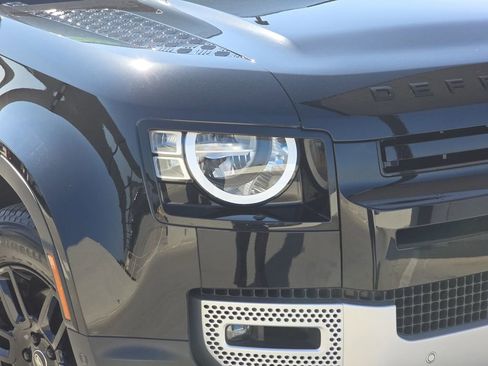 Used 2023 Land Rover Defender 110 S image 30