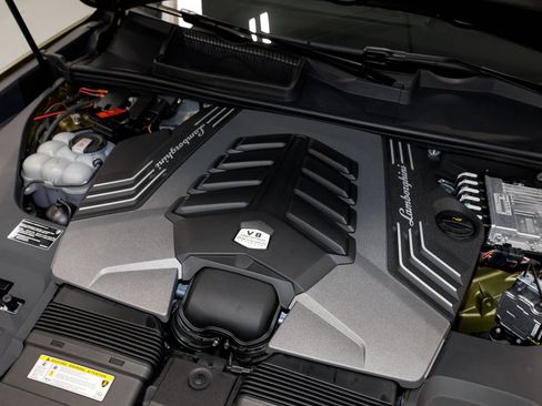 Used 2024 Lamborghini Urus Performante AWD/4WD image 72