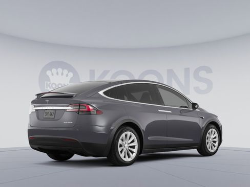 Used 2020 Tesla Model X Long Range image 4